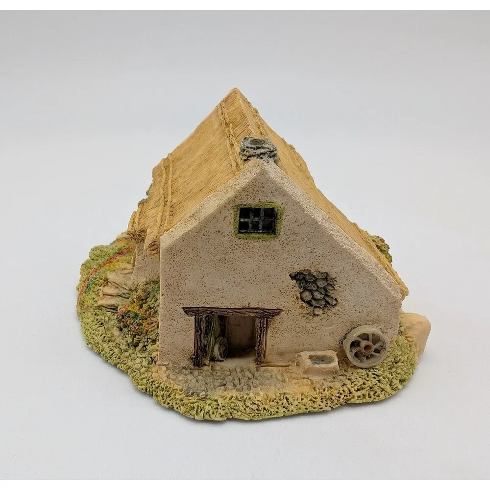 Irish Heritage Collection Paddy Flynn's Farmhouse Miniature Cottage Figure 1987
